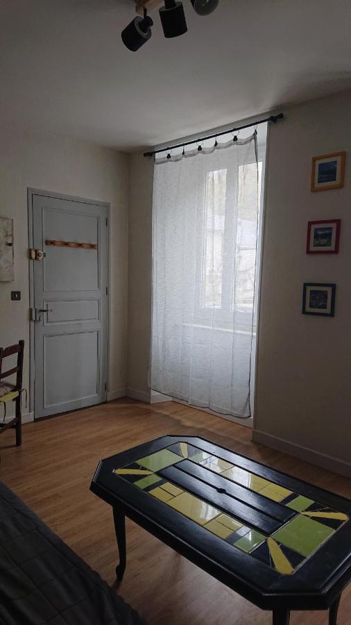 Appartement Dans Ancienne Maison Pyreneenne. Cadeac Exterior photo